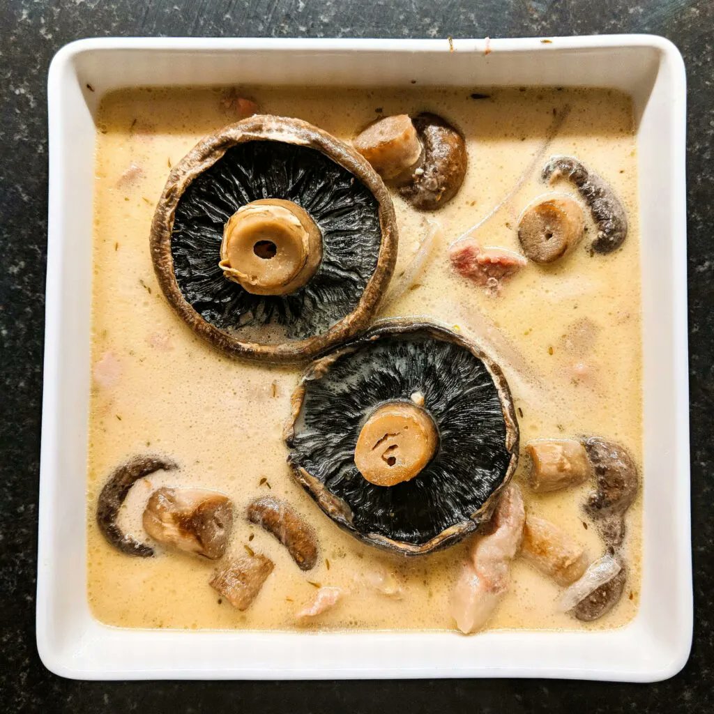 mealsinspiredby's tweet photo. Meals inspired by #harrypotter » Eye-On-You Pork Casserole￼ 
To replicate Mad-Eye Moody's strange eye, I created a Mushroom and Pork Casserole where the upside-down mushrooms look like little eyes! 
https://t.co/88KFbCDRT1 https://t.co/D40YqvC4mo