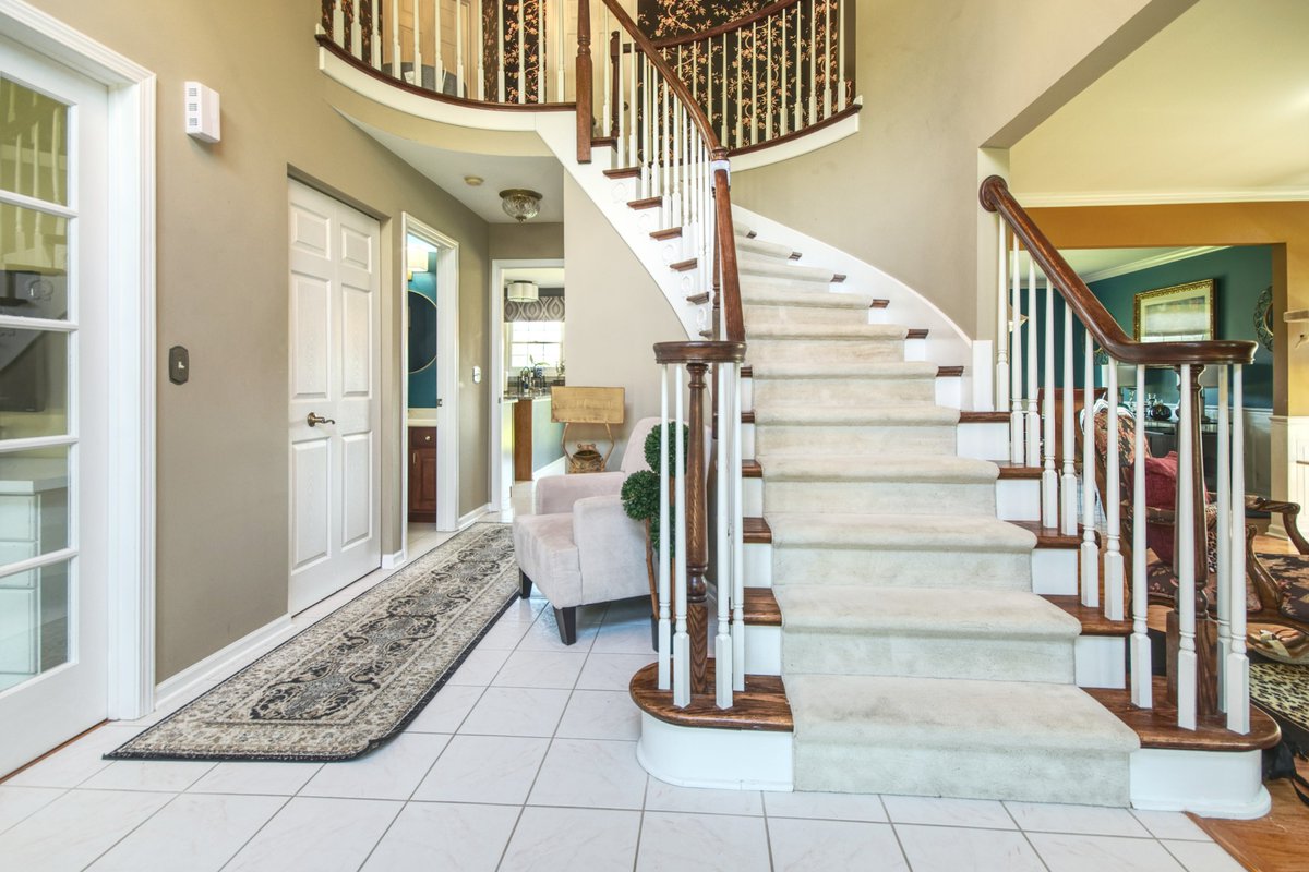 DawnDause's tweet photo. It's a HOT NEW LISTING ALERT 🥵
$409,900 💰
4953 Westhill Circle, Plainfield, IL, 60586
Single-Family Home 🏠
Elegant staircase 🎩
4 beds, 2.1 baths, 2.1 car garage 🏎
Plenty of windows and natural light 🪟
Much more to see here! Contact me TODAY!
https://t.co/cmAkJnaQKj https://t.co/Da3giEquBJ