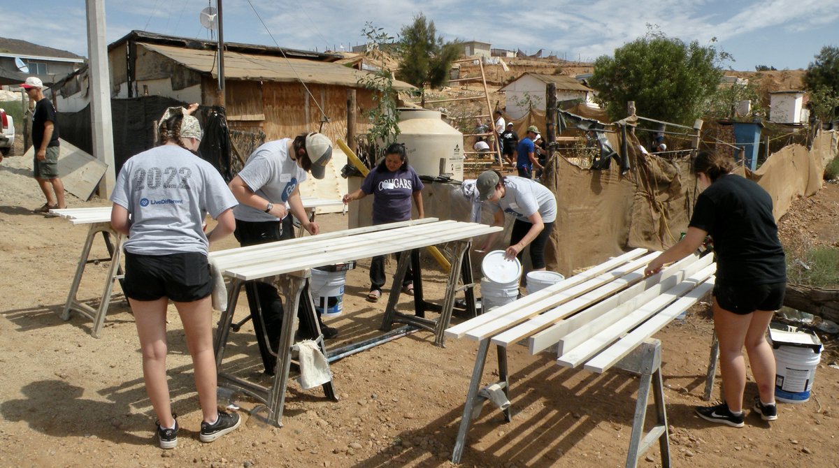 LiveDiff's tweet image. Lorena, Noe and their four children have lived in Camalu for many years. This week, we have an awesome team of volunteers working alongside them, helping them measure, hammer and paint their way into a new home. 🏡 Drop your well wishes for the group in the comments below!