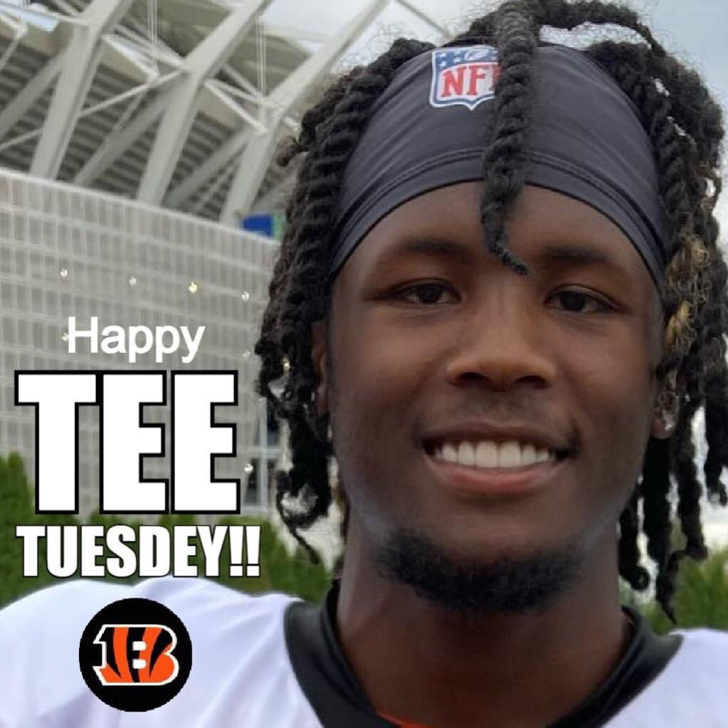 Jennife45487237's tweet photo. 🧡🏈Happy TEEEEEE  Tuesdey!!🏈🖤
Tuesdeys are always for Tee, TEE HIGGINS of course!! 
@teehiggins5 @adizlady @platinumlacdev2 @bAbYkEE42 @DeniseD71131649 @Bengals 
WHO DEY!! 🧡🖤🏈🧡🖤🏈🧡🖤🏈 https://t.co/zXHOD7KsmC