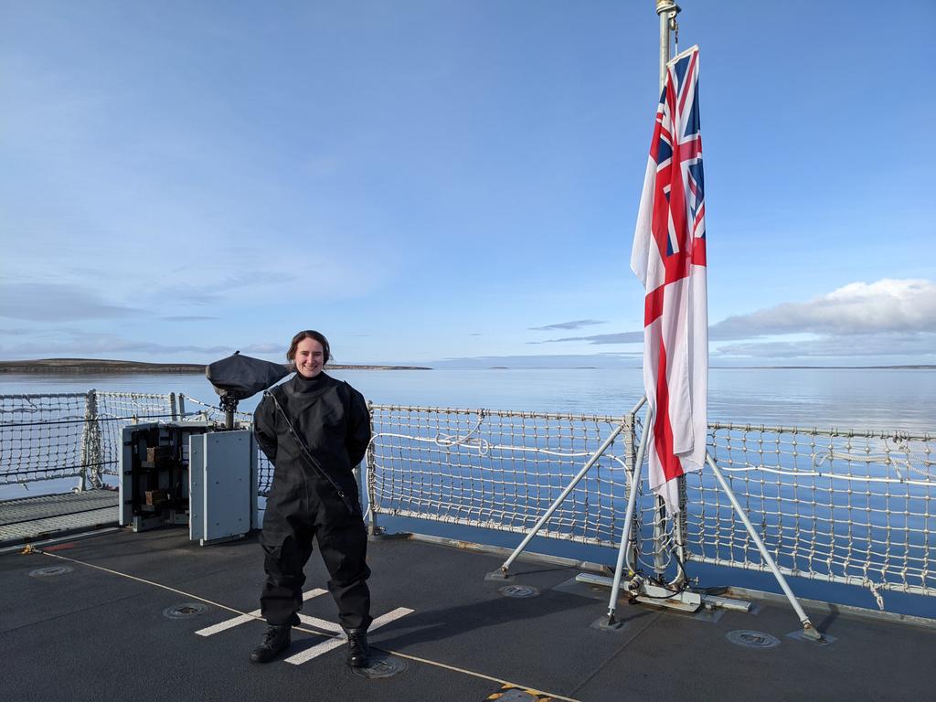 We were delighted to welcome SLt Major on board last week. Katie is a civil servant who is the @MetManager of the @BFSouthAtlantic Met Office but, in her alter ego, is also an officer in the @RNReserve . Was it a coincidence that we had great weather for your visit!?