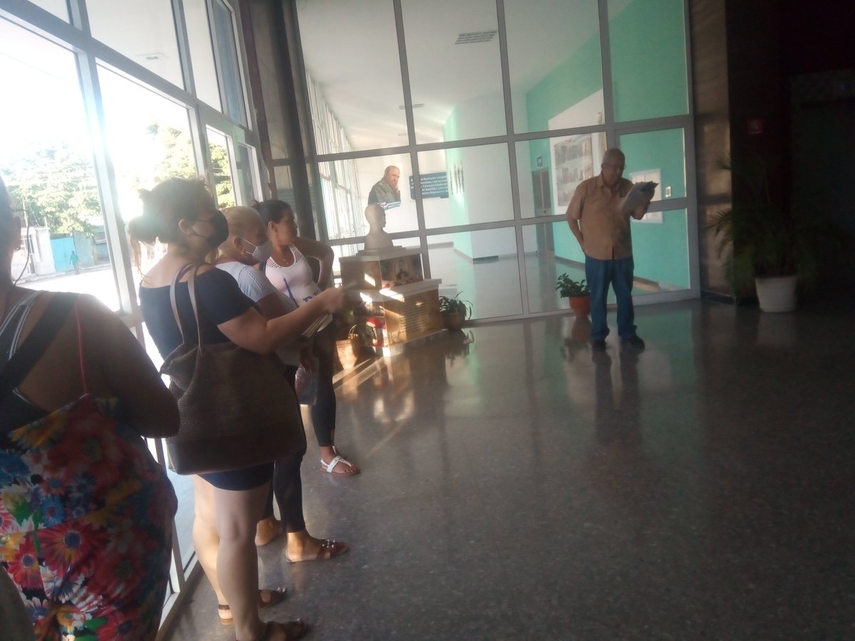 bell_delis's tweet photo. Inicia la mañana con un homenaje de los trabajadores de la Sede de Gobierno de Marianao a sus Marianas. Matutino conducido por el elocuente y apacionado  Arturo Matute.
¡Felicidades Mujer!
#LaMujerCubanaVive https://t.co/trfmBjD8OJ