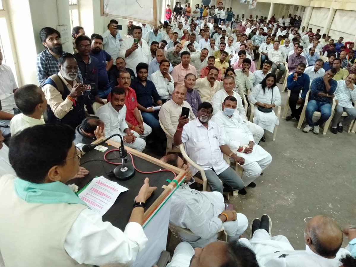 आज इंदौर जिला कांग्रेस कमेटी द्वारा गांधी भवन इंदौर में महंगाई चौपाल का आयोजन किया गया।

इस अवसर पर प्रभारी महेंद्र जोशी जी, सहप्रभारी जेम्स चाको जी एवं विधायक विशाल पटेल जी व पूर्व सांसद प्रेमचंद गुड्डू जी मुख्य रूप से उपस्थित रहे।