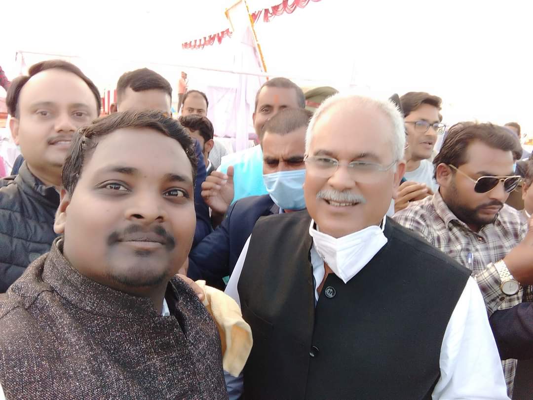 छत्तीसगढ़ के मुख्यमंत्री किसानों नौजवानों नेता गरीबों के मसीहा माननीय <a href="/bhupeshbaghel/">Bhupesh Baghel</a>  जी को जन्मदिन की ढेर सारी शुभकामनाएं एवं बधाई..