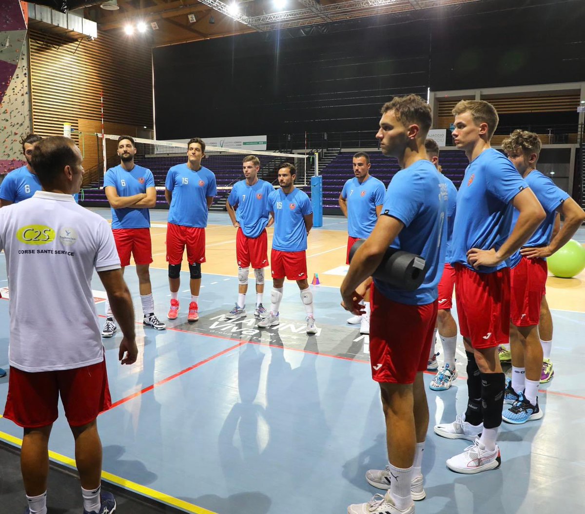 GFCAVolleyBall's tweet photo. Démarrage de la saison 2022/2023 pour notre nouvel effectif pro et notre équipe du CFCP!

#𝙜𝙧𝙖𝙣𝙙𝙞𝙧𝙚𝙣𝙨𝙚𝙢𝙗𝙡𝙚 #𝙘𝙧𝙚𝙨𝙘𝙚𝙞𝙣𝙨𝙚𝙢𝙚 🔴🔵
#gfcavolley #gfca #forzagfca #lnv #lbm #ffvolley #volleypro #volleyball #sportpro #sportaddict #ajaccio #corse https://t.co/GiZFxU4pPU