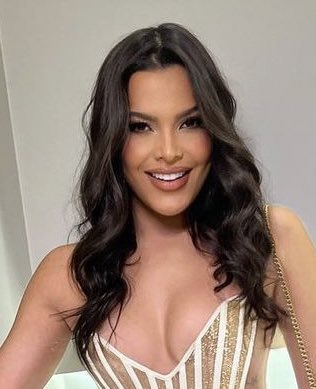 EdilaineMorais1's tweet photo. Intensa, não sabe ser diferente, nem deve, do furacão Emilly Araújo ninguém sai ileso, sabemos bem como é🌪😉♥️ https://t.co/6AvsNl5j8f