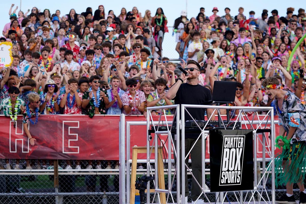 First week of <a href="/CBoxSports/">Chatterbox Sports</a> gameday was ELECTRIC! 

Big shout outs to <a href="/LWHSRedSea/">Lakota W❌st R❌d S❌a</a> for bringing it 🤝

See you this week at <a href="/HarrisonWildcat/">Harrison High School</a>! 

📸: Seth Arnold / <a href="/ElgazzarBLVD/">Kareem Elgazzar</a> 

cc: <a href="/tony_pike15/">Tony Pike</a> <a href="/PaulFritschner/">Paul Fritschner</a> <a href="/ReidMausRadio/">Nicholas Reid Maus</a>