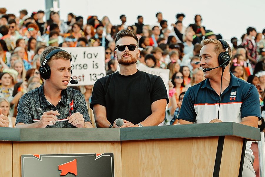 djetrayn's tweet photo. First week of @CBoxSports gameday was ELECTRIC! 

Big shout outs to @LWHSRedSea for bringing it 🤝

See you this week at @HarrisonWildcat! 

📸: Seth Arnold / @ElgazzarBLVD 

cc: @tony_pike15 @PaulFritschner @ReidMausRadio https://t.co/YLnRy1bwrH