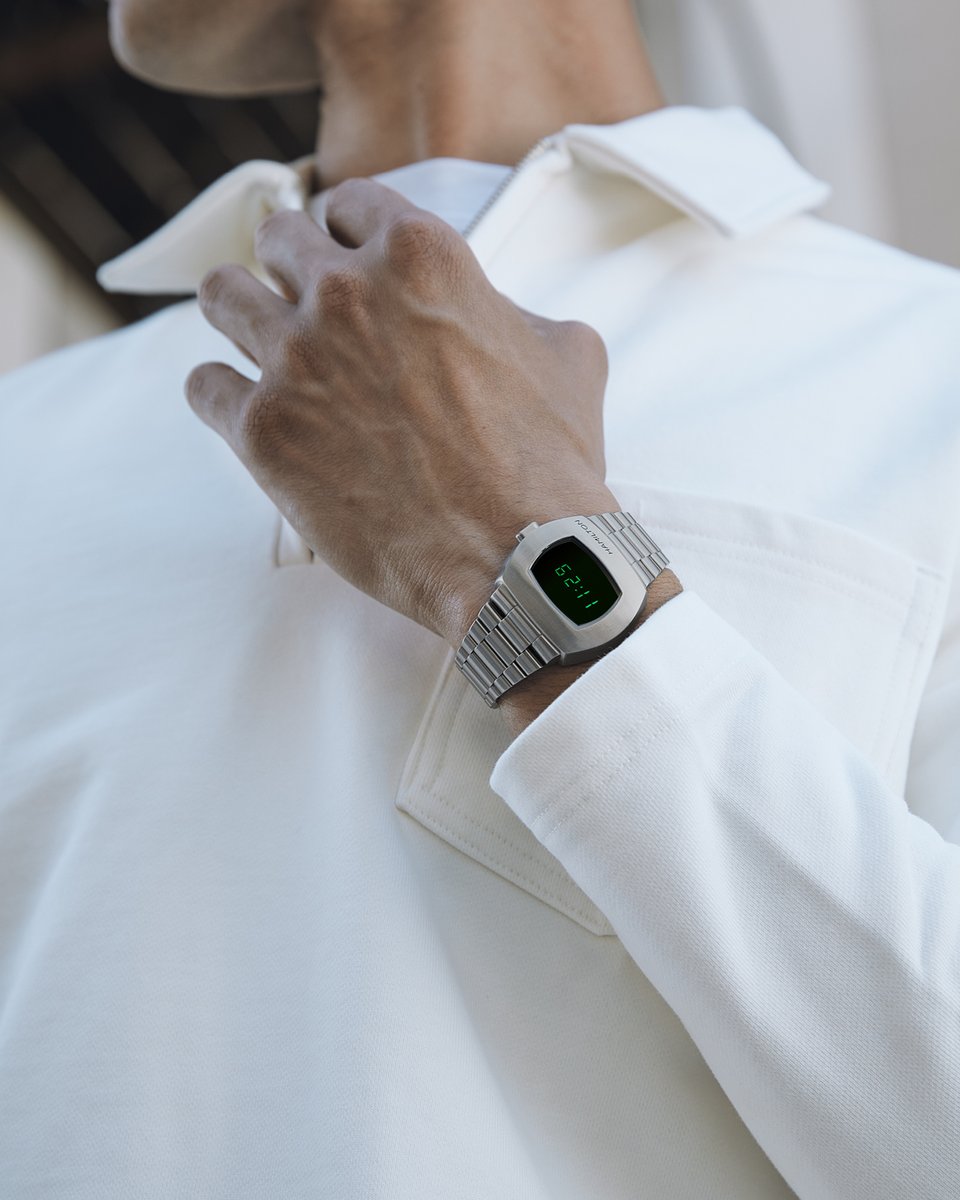 hamiltonwatch's tweet photo. What will the future look like? A favorite of forward-thinkers and change makers of tomorrow, our PSR Digital delivers a fine balancing act of cutting-edge style and groundbreaking vision: https://t.co/YuftCG7jD5

#hamiltonwatch #hamiltonPSR #americanclassic 
(Ref. H52414131) https://t.co/FlLuuYKFI9