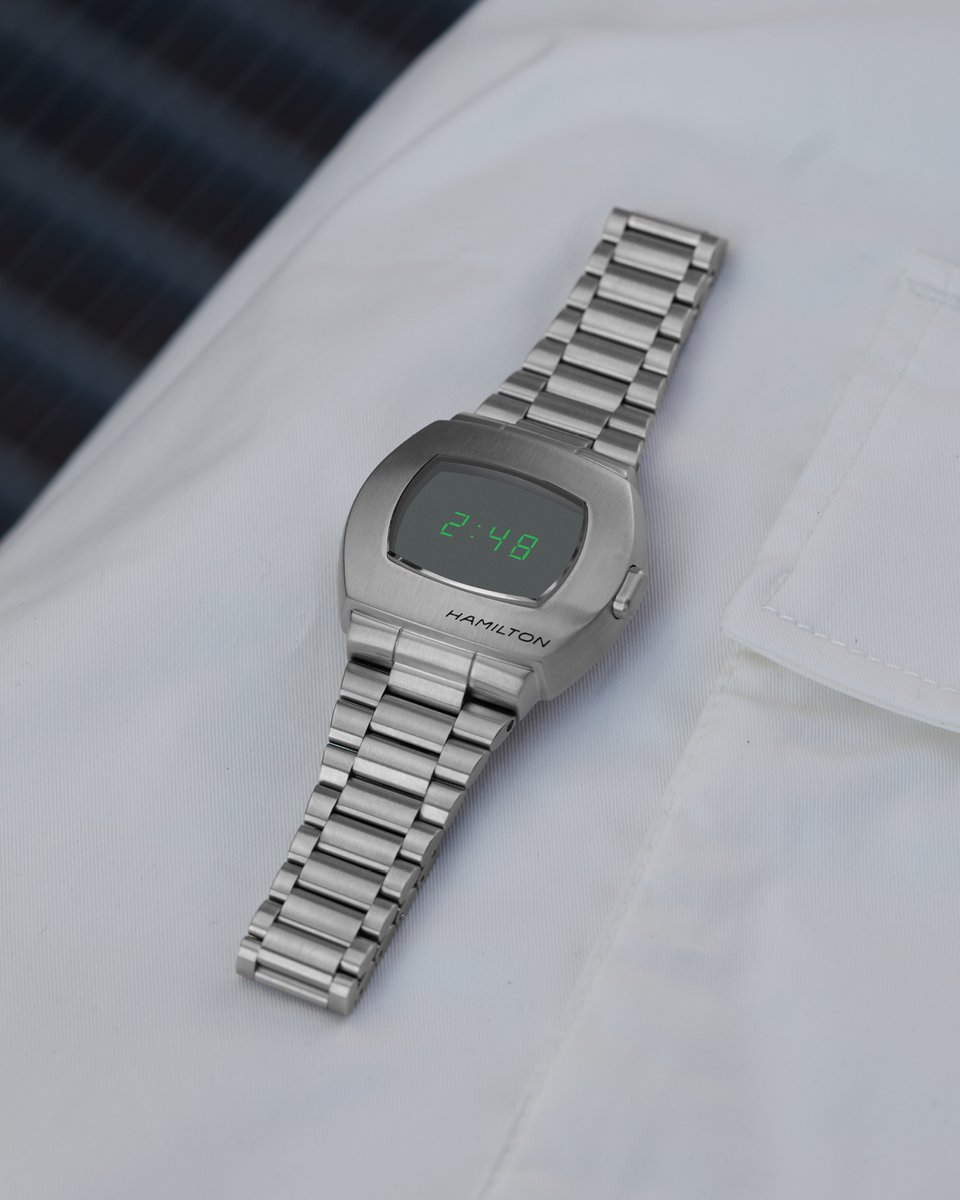 hamiltonwatch's tweet photo. What will the future look like? A favorite of forward-thinkers and change makers of tomorrow, our PSR Digital delivers a fine balancing act of cutting-edge style and groundbreaking vision: https://t.co/YuftCG7jD5

#hamiltonwatch #hamiltonPSR #americanclassic 
(Ref. H52414131) https://t.co/FlLuuYKFI9