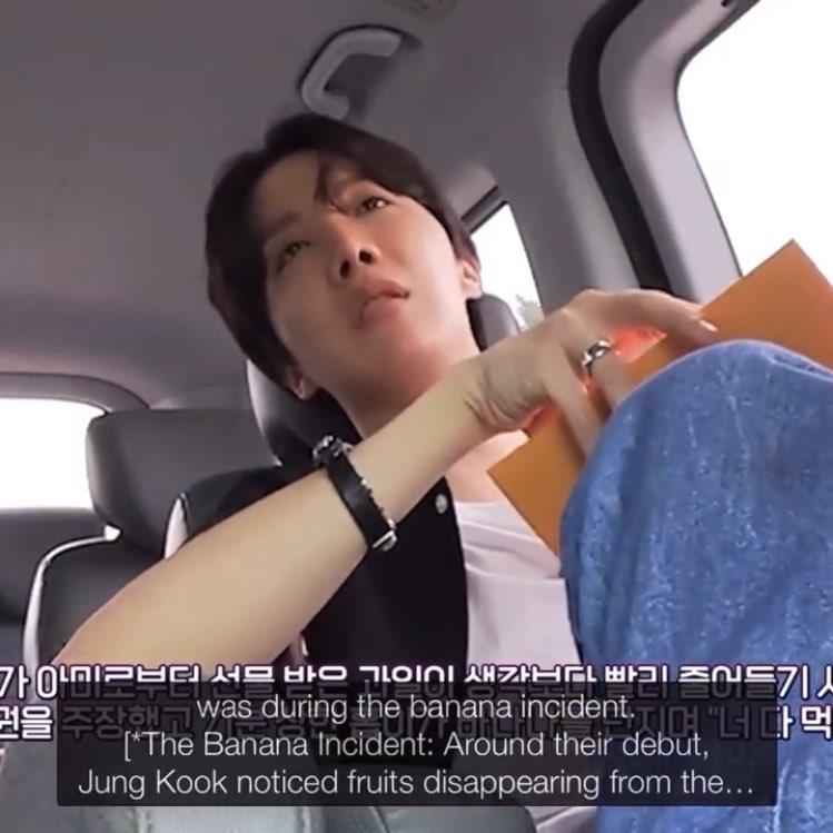 vminiecats's tweet photo. — #JHOPE contó que la única vez que se molestó con los miembros fue durante el incidente del banano con Jungkook. 

🐿 : Nunca me he enfadado con ninguno de los miembros. Solo una vez lo hice, fue durante el incidente del banano. (+) https://t.co/XCOQKpDsTd