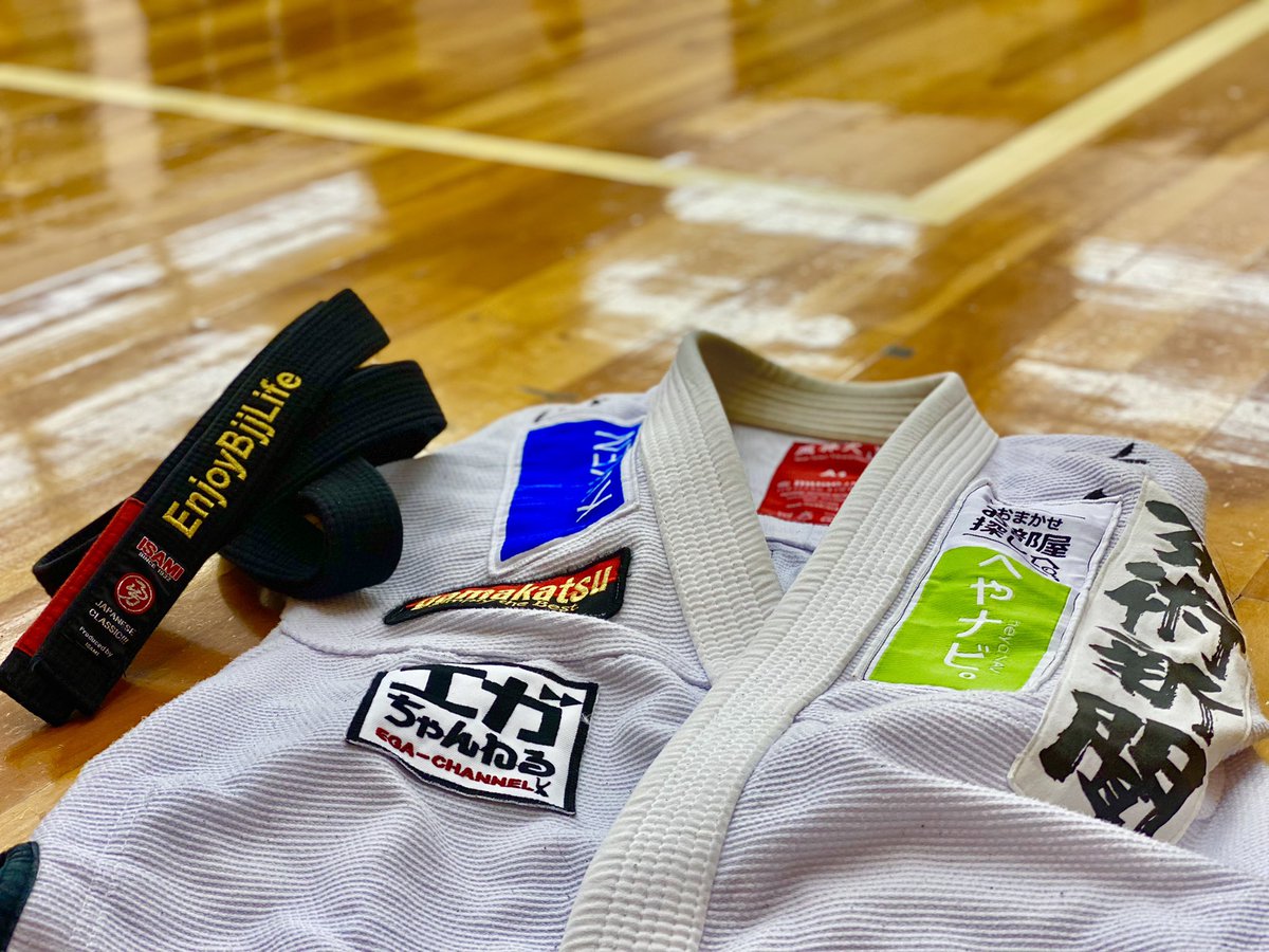 EnjoyBjjLife's tweet photo. 世界選手権用の道着っていうだけで、なんだか練習にも特別感が湧いてくる(´∀`*)
今日も良い汗がかけました!!
#歌志軒 #蟹江町 #エガちゃんねる #へやナビ #ガマカツ #柔術新聞 #kouken #seeek #yoskisuto #あたおか #村民 https://t.co/9FtTkJh5pa