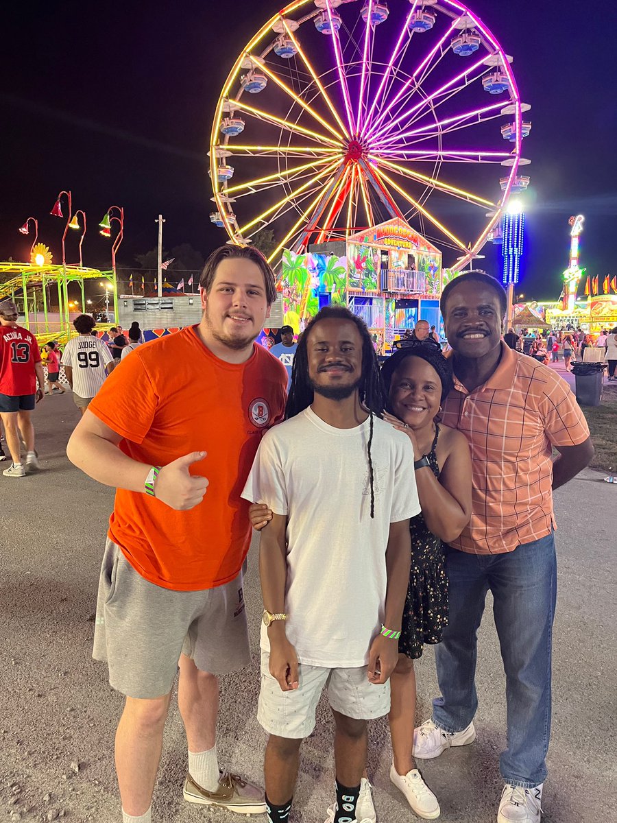 NC5_LelanStatom's tweet photo. GR8 time at the @TNStateFair /@WilsonCoFairTN fair Monday to emcee the first @Tennessee4H picnic at the fair. $35,000+ was raised to help send 4Hers to camp & conferences. Awesome! #4H #UTExtension #EveryWhereYouLookUT https://t.co/yOMBiA0i3v