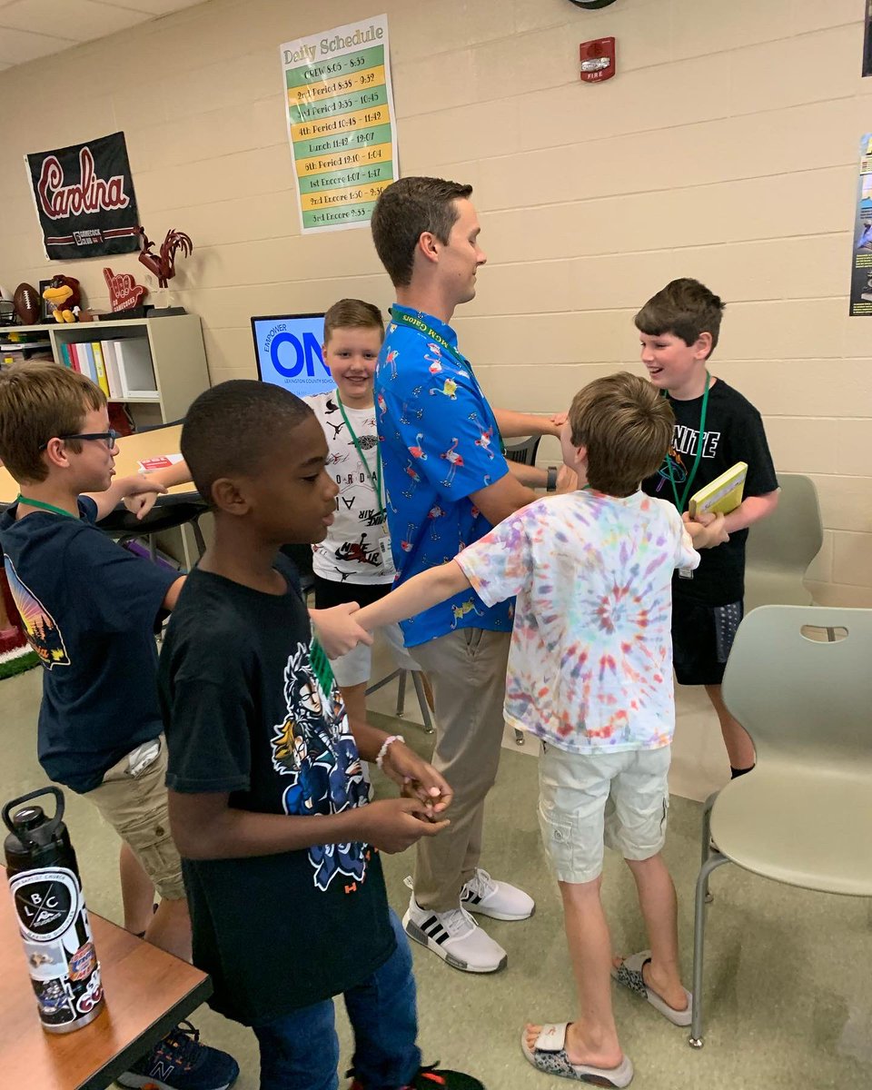 jencook80's tweet photo. Loved hanging out with Mr. Probus’ Crew this morning as they learned more about leadership! #wearecrew @MrGProbus @mgmgators https://t.co/lV6Z53I8Xx