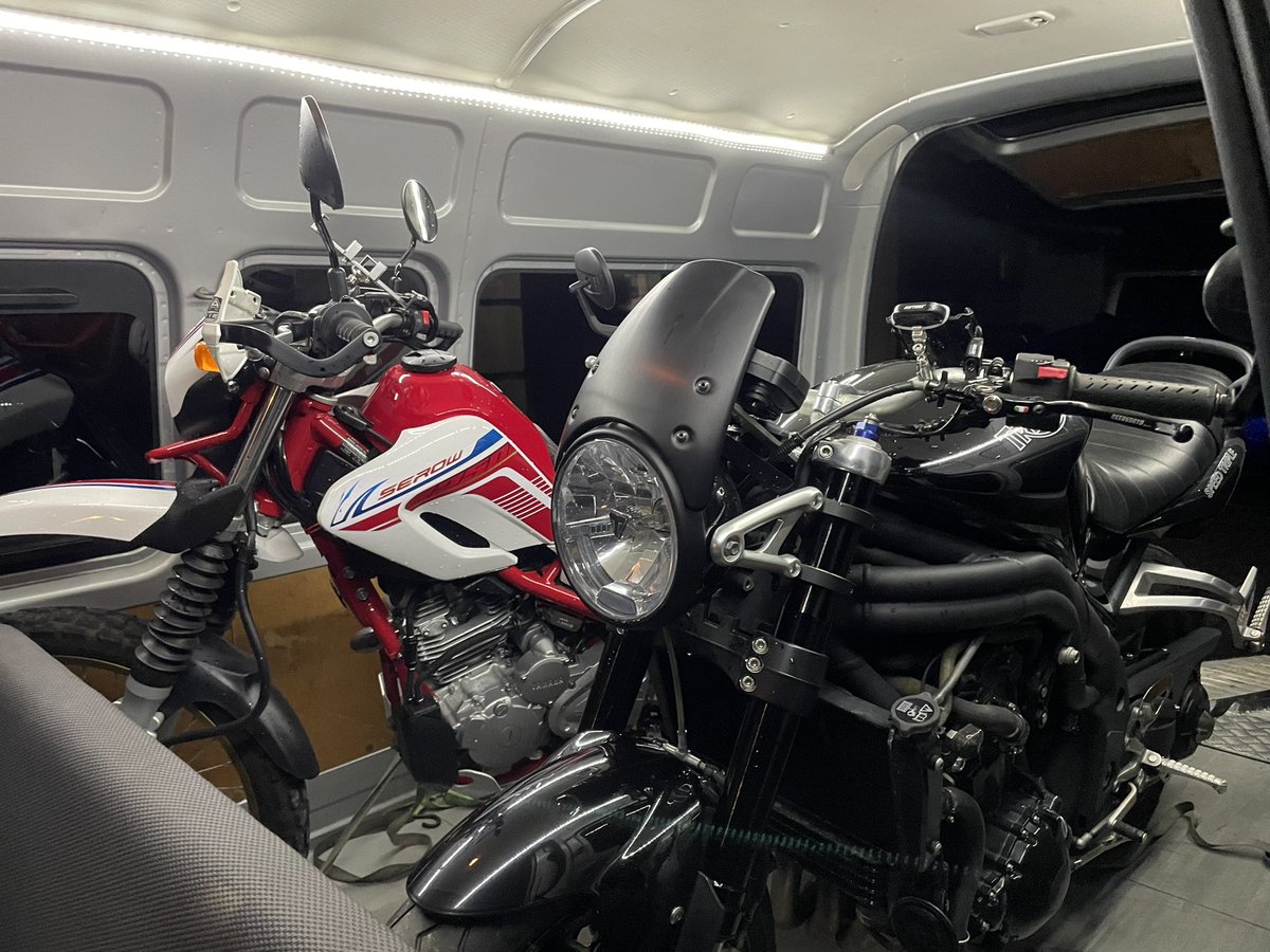 TopicsMoto's tweet photo. ありがとうございます！

セローファイナル
スピードトリプル　カスタム
が入荷いたしました！

#バイク乗りと繋がりたい #バイク好きと繋がりたい #バイク売ります #バイク買います #モトトピ買取　#mototopics #セロー #スピードトリプル https://t.co/6DatM8UUe7