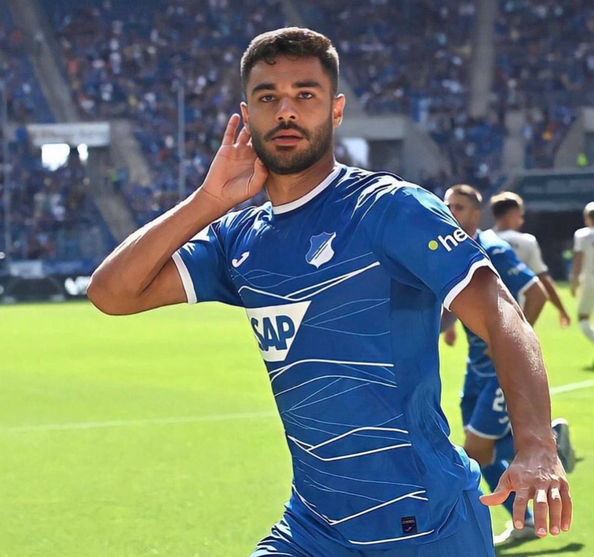 Ozan Kabak, Bundesliga'da üst üste ikinci kez haftanın 11'ine seçildi.