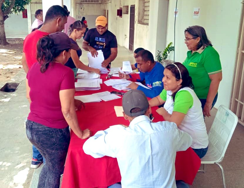 InsaiVeOficial's tweet photo. #GUARICO | INSAI atendió más de 194 solicitudes de hierros, más de 30 solicitudes de runsai para silos, almacenadoras y agropecuarias.
¡Somos INSAI! 🇻🇪🙌
#VenezuelaSeRespeta https://t.co/y6P1qwonmO