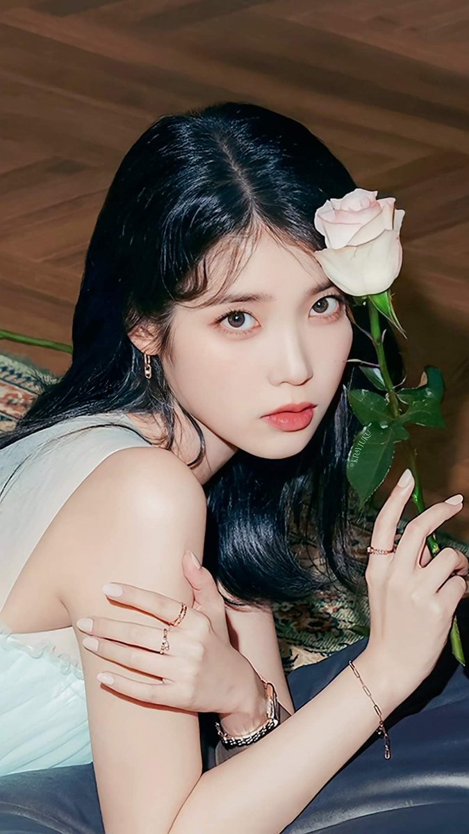 dlwlrma_Club's tweet photo. #李知恩  #이지은 
#IU #아이유 #dlwlrma #iu李知恩 https://t.co/gGjfSk01g6