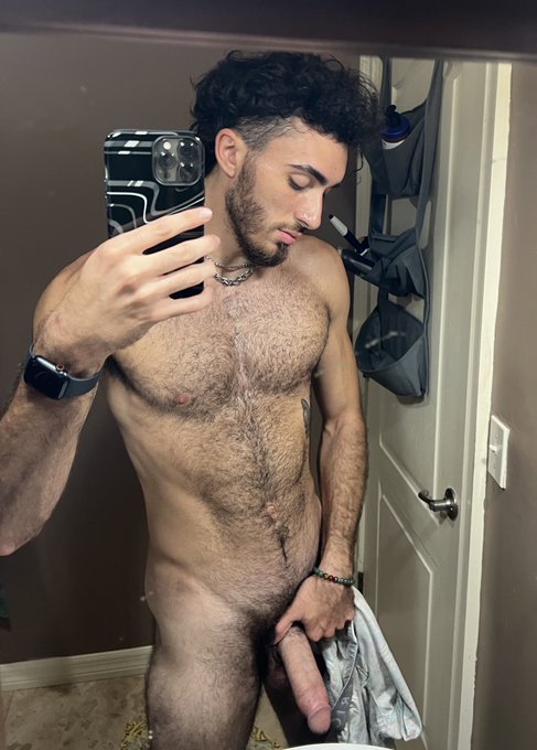 I need somewhere to put my next load 💦  I'll be in NYC for fashion week the 2nd - 14th if anyone wants