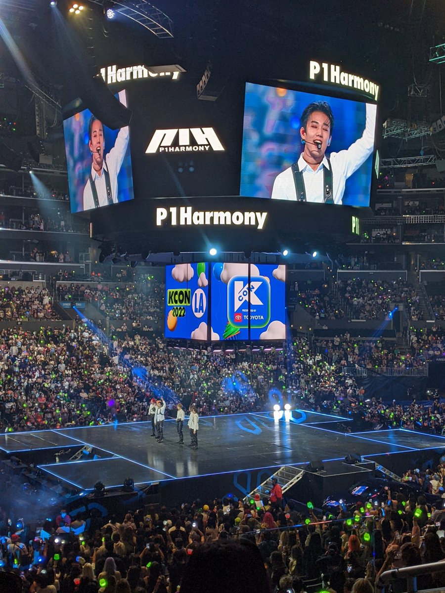 SandyCrossinOvr's tweet photo. #P1H_KCON #P1H https://t.co/VCAcTBs06v