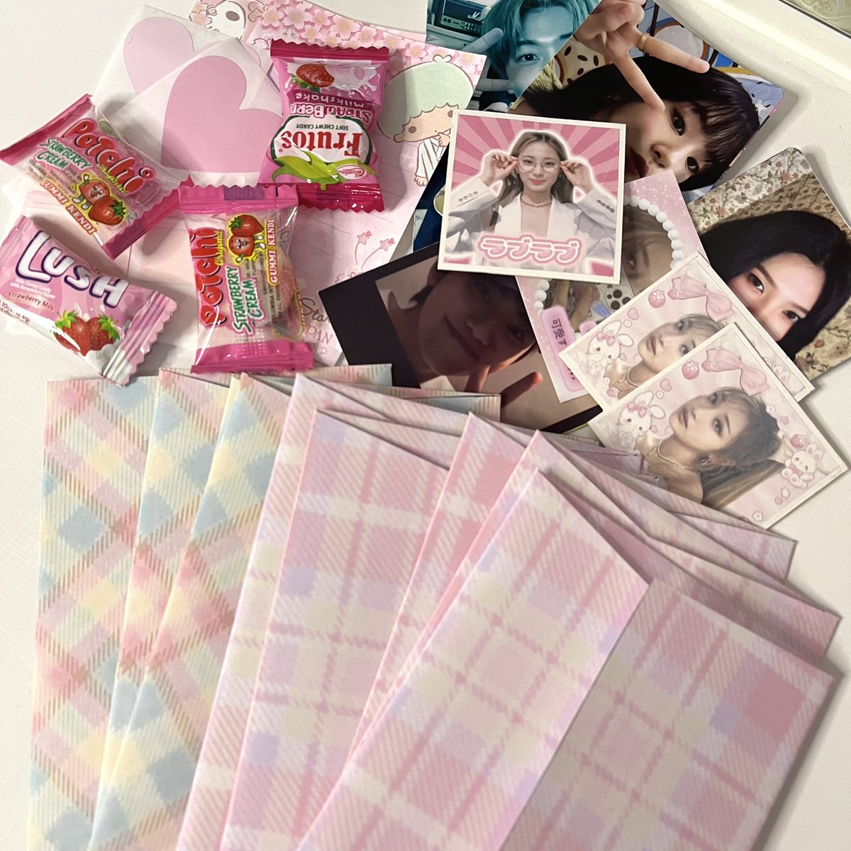 kdylovr's tweet photo. hi @peachwoni ! ๐ฉฐ
received the envelopes alr! definitely worth it and i love the freebies as always. buy from jae guys look at this ๐ฅน HAHA โtill the next!
#THXPCHWN https://t.co/eOOvLtjk96