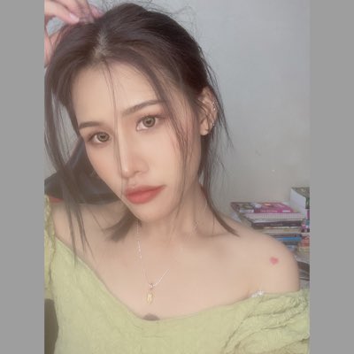 Apinya1427's tweet photo. #NewProfilePic https://t.co/HdJ5pJMA81