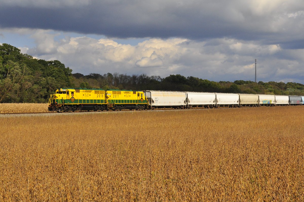 North_Shore_RR's tweet photo. How about this #TerrificTableauTuesday feature from James Mardiguian?!?! 😍 📸 🛤 

#LVRR #HowMuchDoYouLoveThisOne? https://t.co/awdlt8zJqF