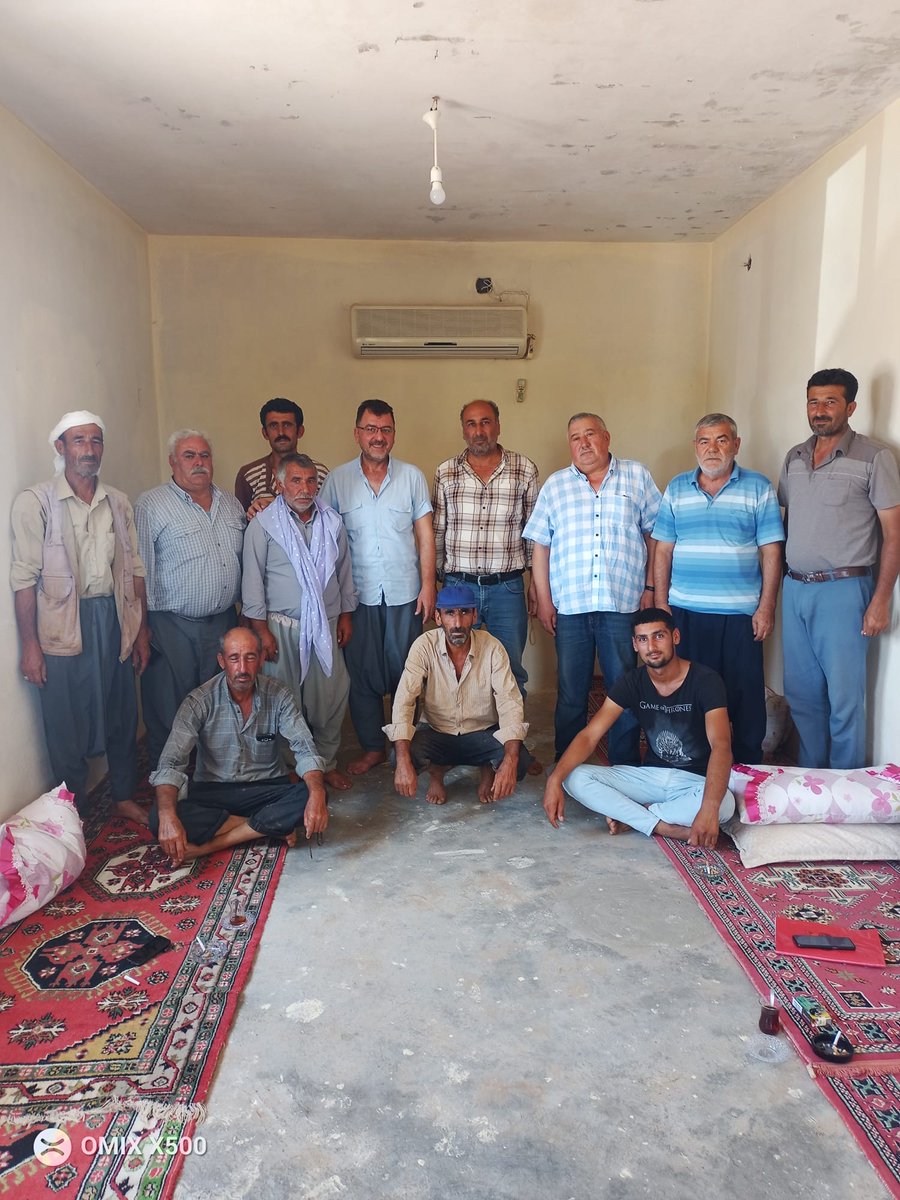 Chpeyyubiye's tweet photo. Pazar günü Eyyübiye ilçesine bağlı Orta Hemadan muhtarı Ahmet Dikme ve köy sakinlerini ziyaret ettik cumhuriyet halk partisi iktidarı ile ilgili bilgiler verdik çok olumlu bir gezi olmuştur. https://t.co/XsDrLXpRN5