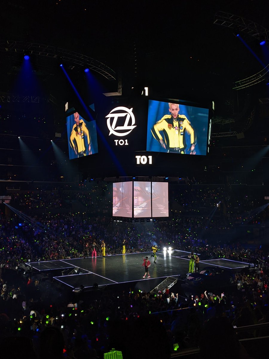 SandyCrossinOvr's tweet photo. #TO1 #TO1inLA https://t.co/pmBAKrkddo