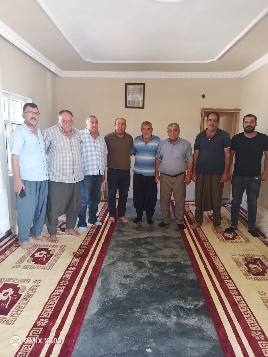 Chpeyyubiye's tweet photo. Pazar günü Eyyübiye ilçesine bağlı Orta Hemadan muhtarı Ahmet Dikme ve köy sakinlerini ziyaret ettik cumhuriyet halk partisi iktidarı ile ilgili bilgiler verdik çok olumlu bir gezi olmuştur. https://t.co/XsDrLXpRN5