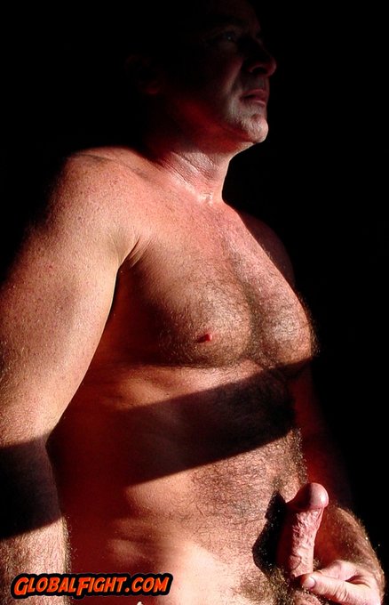 Musclebear Daddy Bedtime Handjob VIEW HIS DAILY POSTS on his page at https://t.co/oAwhABJ0gw    --  #hairybear