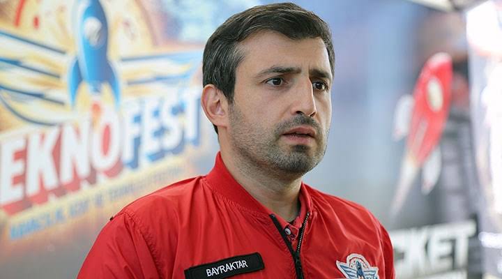 omer_kayaa's tweet photo. Kendinden vazgeçmek zaten zordur. Ama dünyayı değiştirmenin kolay olduğunu kim söylüyor? 
#selcukbayraktar
#BayraktarTb2 https://t.co/0VtFRn1HeH