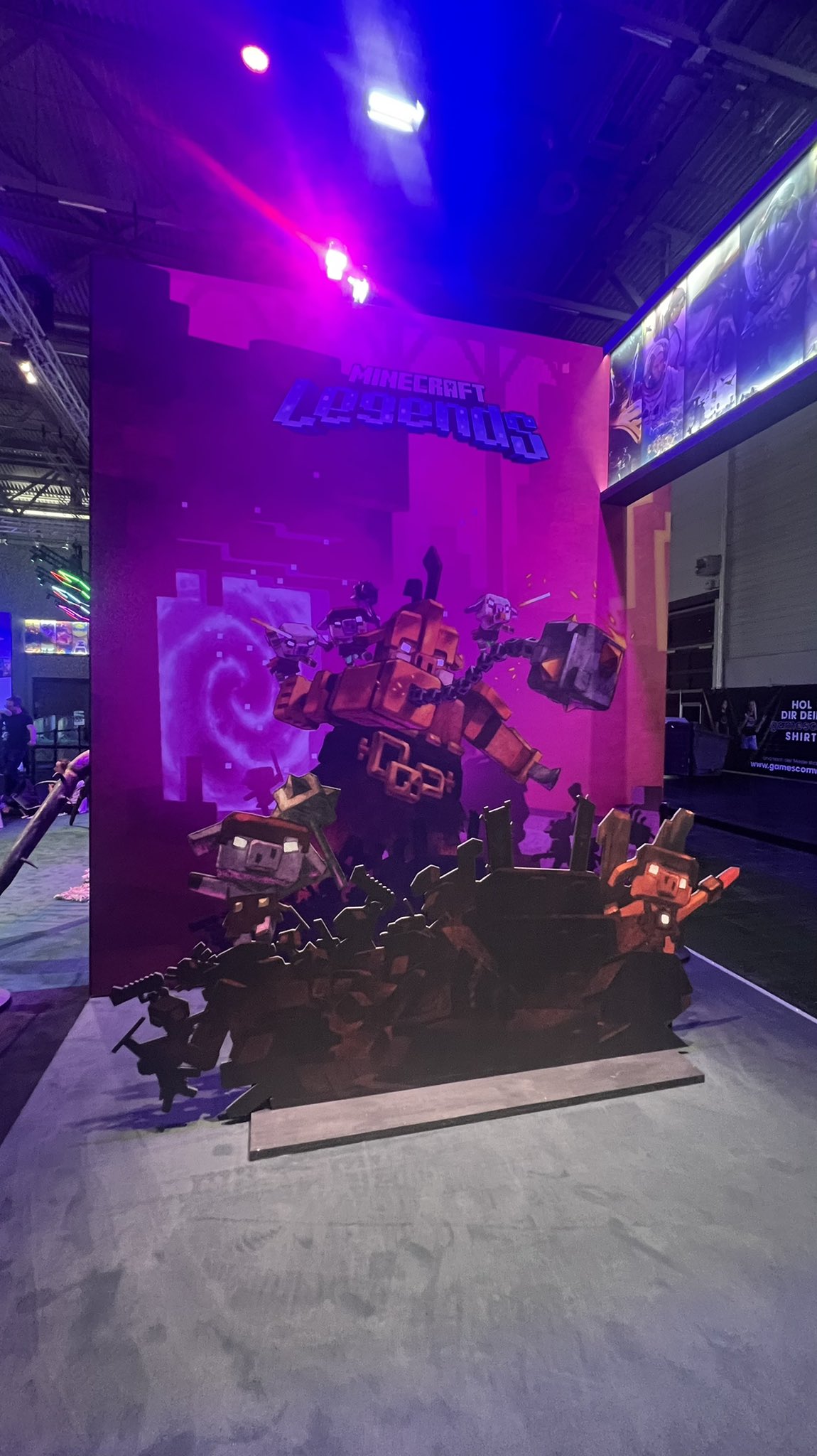 aaron-greenberg-gamescom-on-twitter-so-great-to-be-back-gamescom