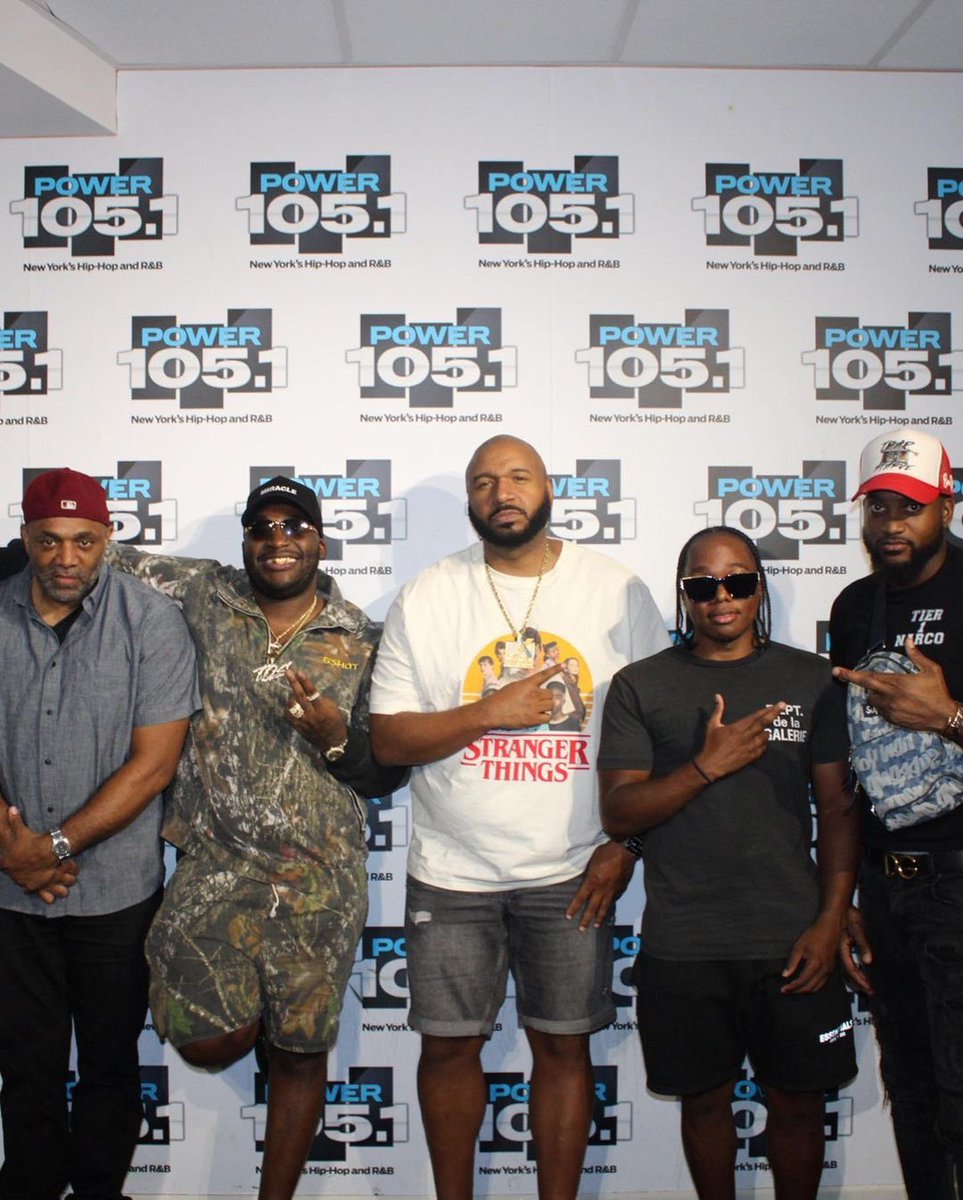 Dremorran's tweet photo. They had #Traporstarverecords up in that Power seat π€πΎππ @iampeegunna @troybands83 @Power1051 @DJSUSSONE shout out #OgHood π― https://t.co/kNoWHuC0Ak