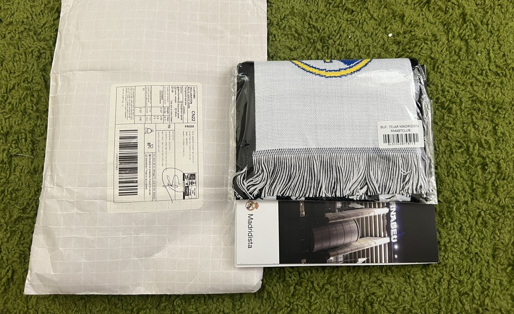 Chekora's tweet photo. Just got my Madridista card along with some goodies from @realmadriden 😊😊

#HalaMadrid https://t.co/xEqDI6XBOU