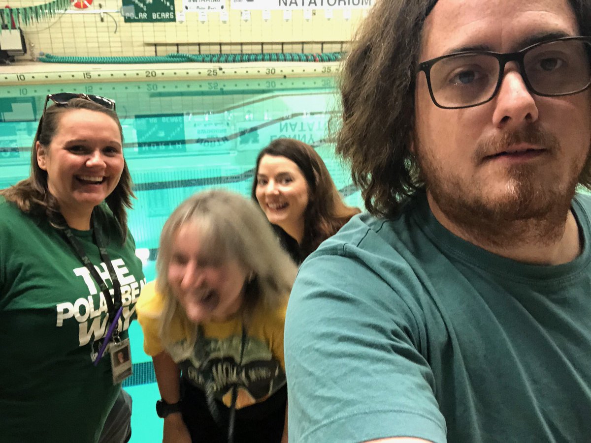 RostNHS's tweet photo. Good lookin’ Performing Arts Folks at the #PBN Group Selfie Photo Hunt. https://t.co/IOcKxCmXQp