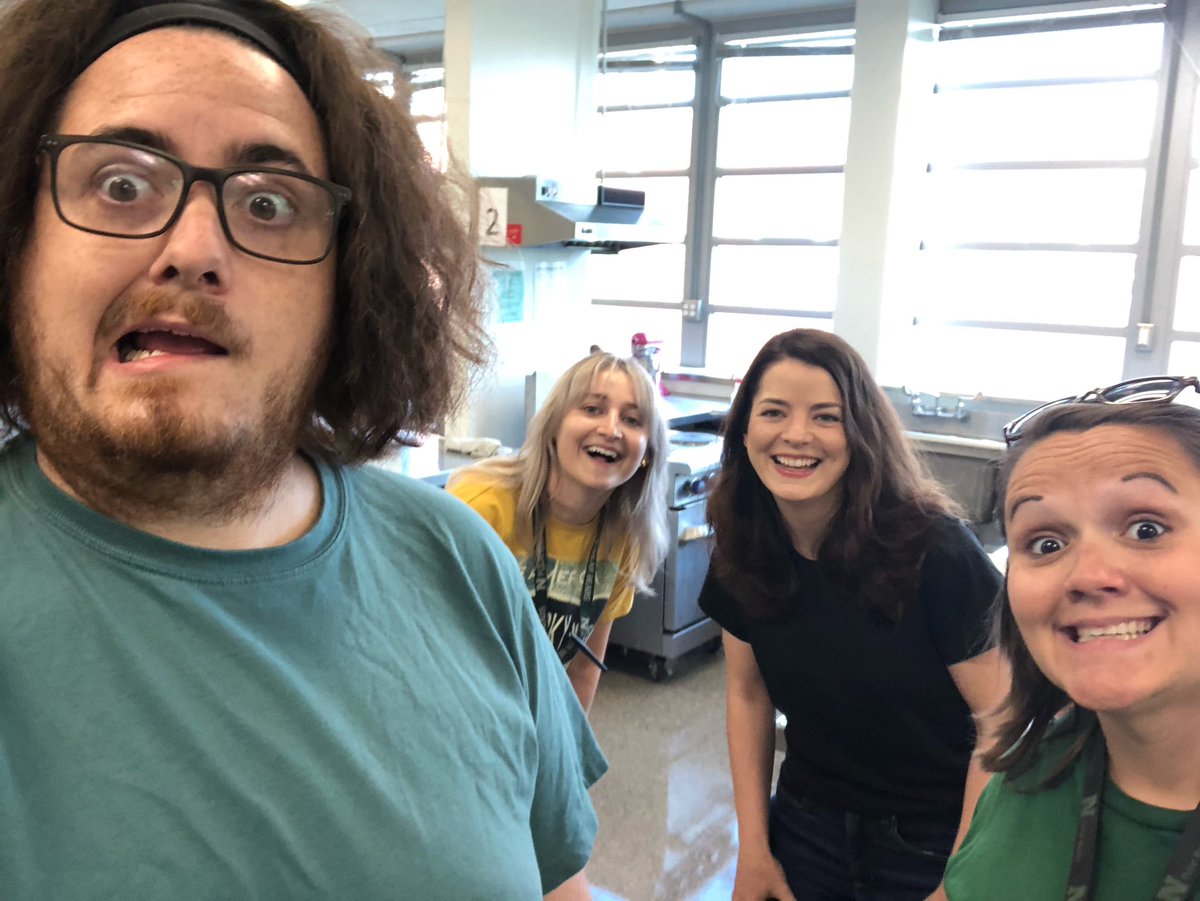 RostNHS's tweet photo. Good lookin’ Performing Arts Folks at the #PBN Group Selfie Photo Hunt. https://t.co/IOcKxCmXQp