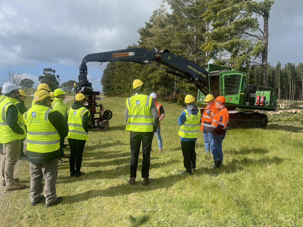 IanMcKayUniSA's tweet photo. An excellent day spent meeting with forest industry partners discussing industry needs and potential future collaborations with @UniversitySA
It was wonderful to have our DVC Research and Enterprise, @Marnie_HW join us for the day
#unisamountgambier #studyneargofar https://t.co/hilYeUS6EB