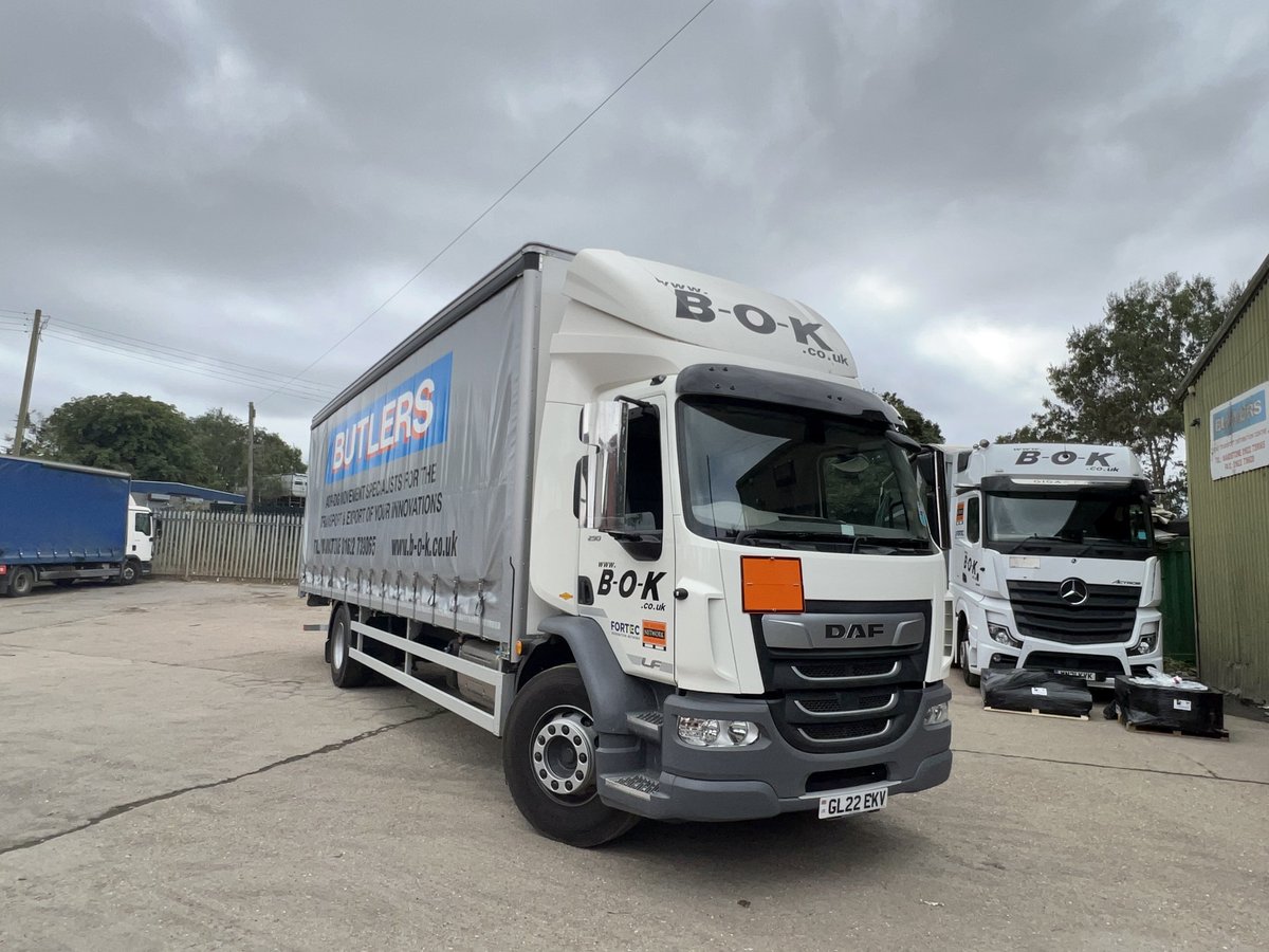 Butlersofkent's tweet photo. New 18T DAF added to the fleet ! We ordered this vehicle with a 2T full tail lift for safer loading/offloading of hazardous freight for our drivers (Demonstrated here by Roy Butler himself) @HazchemNetwork @CCPLC https://t.co/PUz9xjJKMj