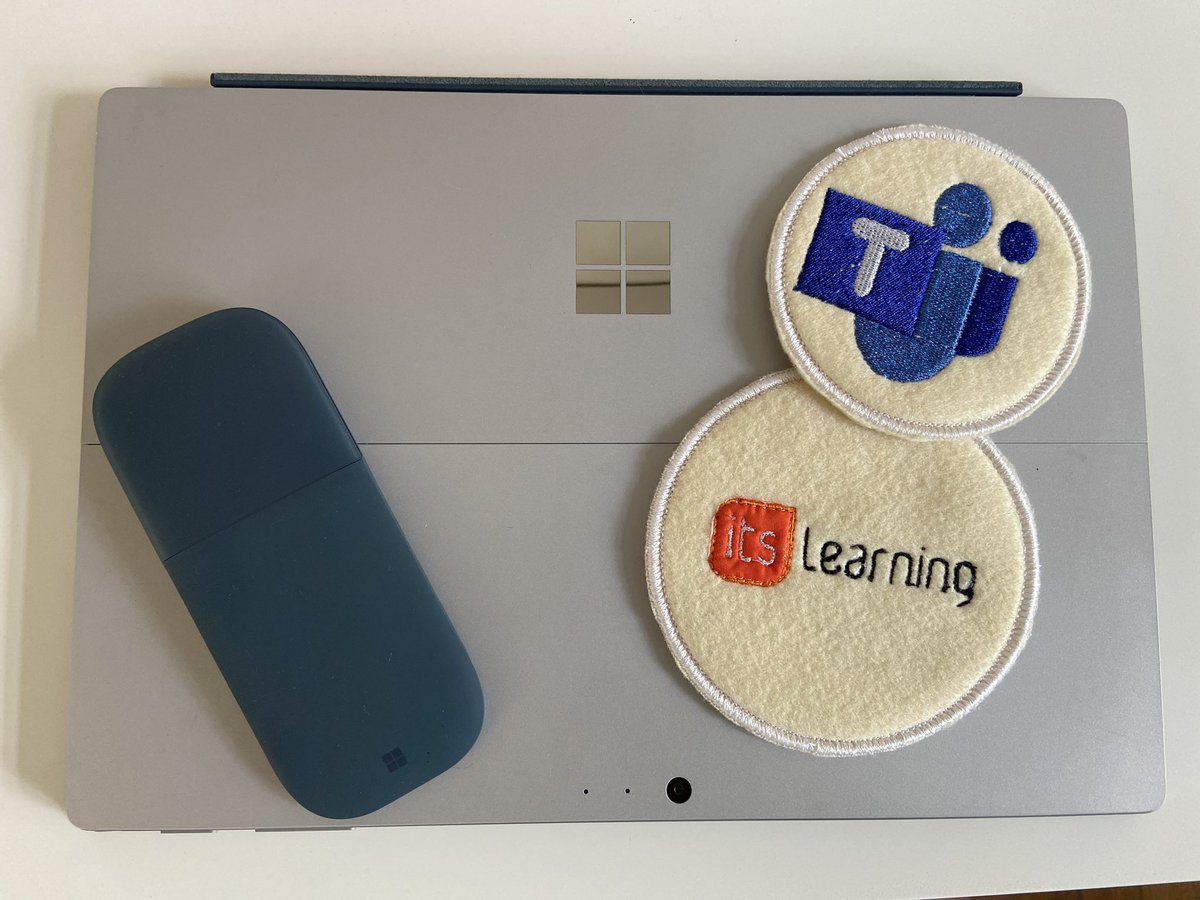 Petrabhd's tweet photo. 2 🦟 in 1 👏🏼 mijn borduursoftwareskills uitbreiden en geestelijk voorbereiden op gesprekken met nieuwe docenten @DrentheCollege in mijn rol als #DigiCoach . @MicrosoftTeams @itslearningNL #ELO #nieuwSchooljaar https://t.co/4GEQPdrUMh