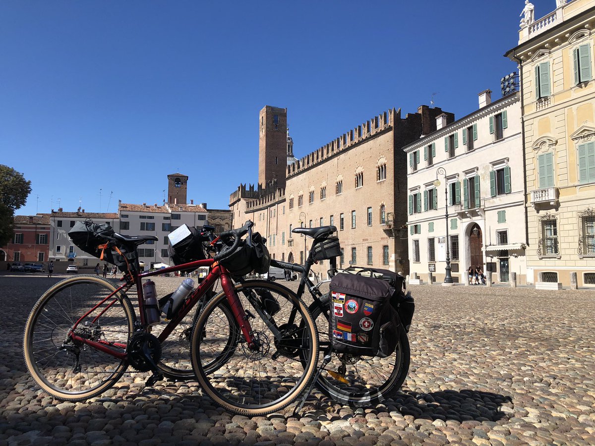 massimilianimrc's tweet photo. Momenti tra Mantova e Valeggio sul Mincio lungo la ciclabile Mantova-Peschiera

#vadovetiportalabici https://t.co/8KQsFBzU3i