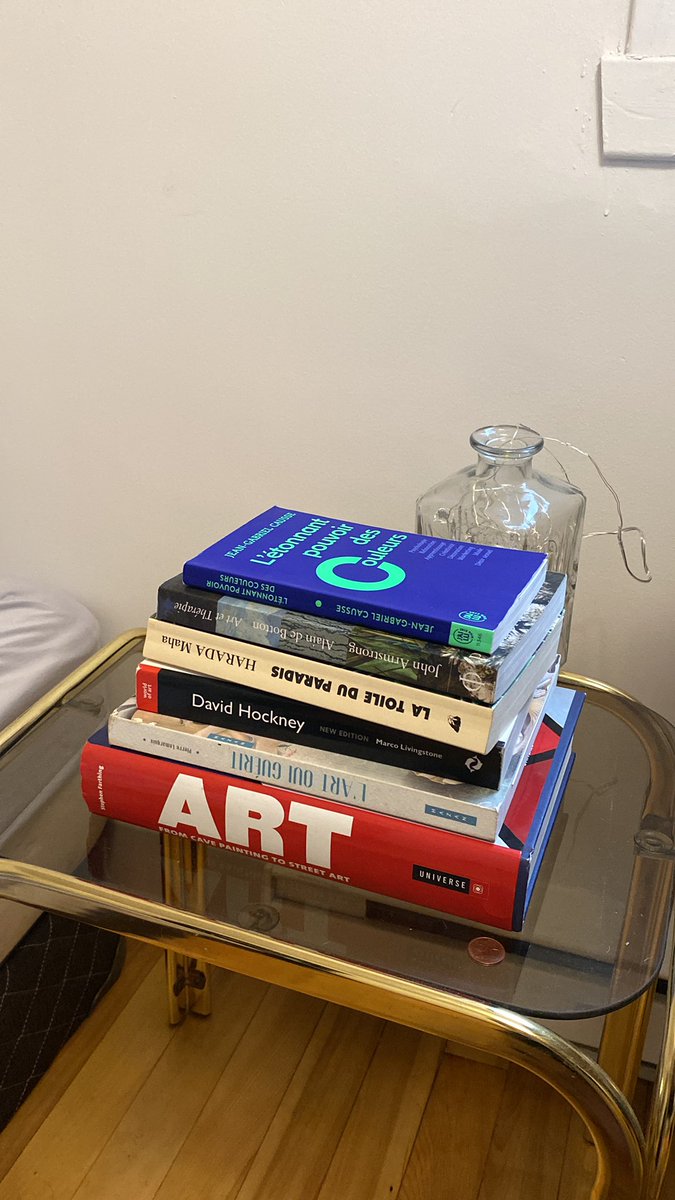 ForeverLittleFl's tweet photo. @librairesecache Oh le cliché de la meuf en design/art https://t.co/eUOqJWura9