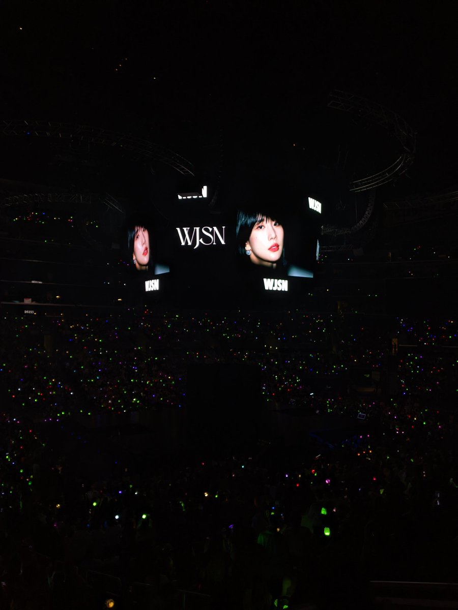SandyCrossinOvr's tweet photo. #WJSN #WJSNinLA part 2 https://t.co/etlwCszOwA