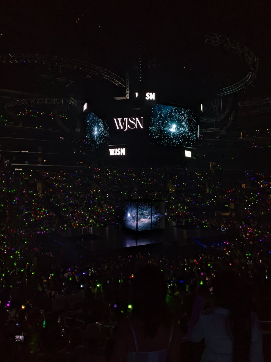 SandyCrossinOvr's tweet photo. #WJSN #WJSNinLA part 2 https://t.co/etlwCszOwA