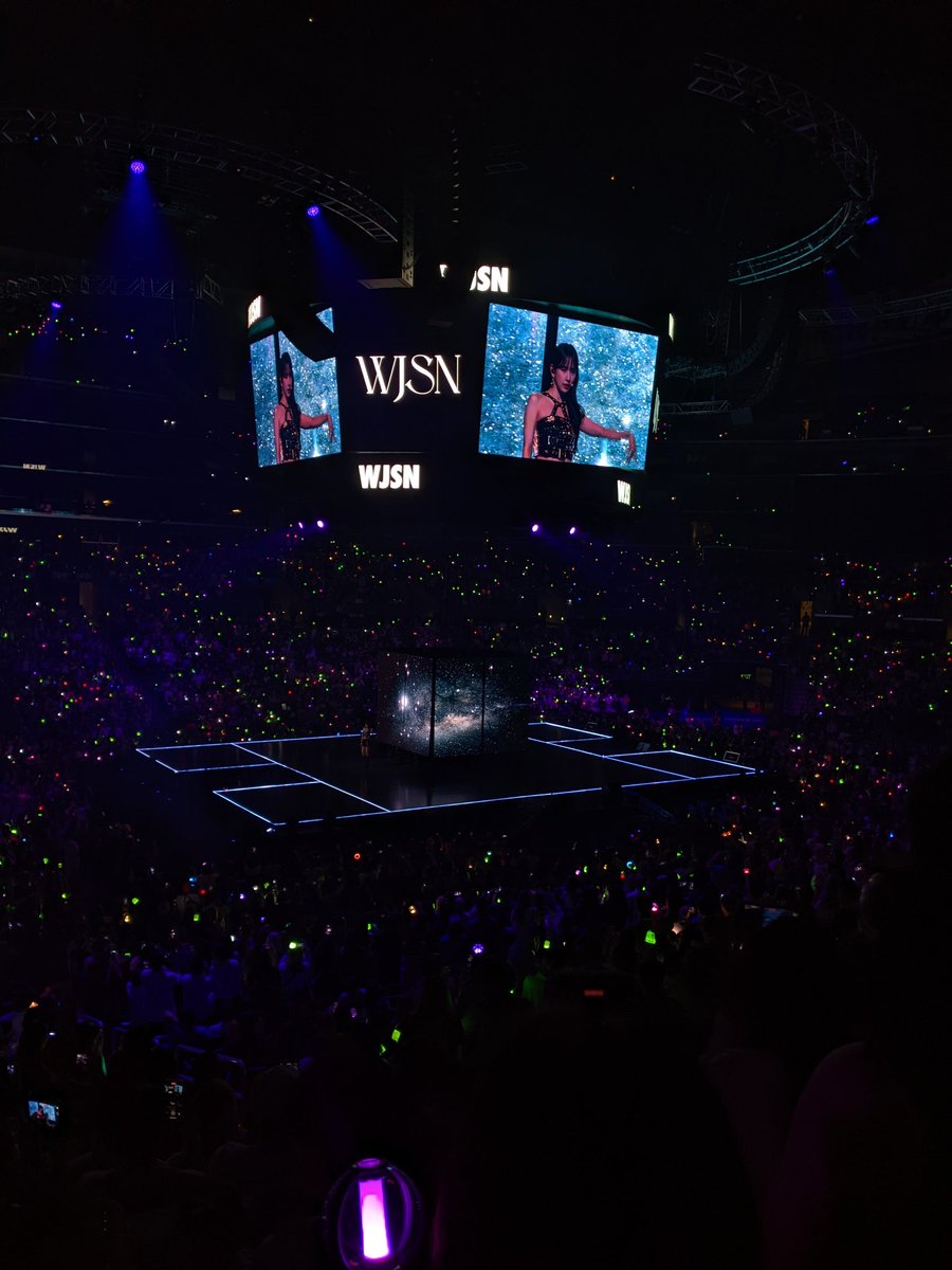 SandyCrossinOvr's tweet photo. #WJSN #WJSNinLA part 2 https://t.co/etlwCszOwA