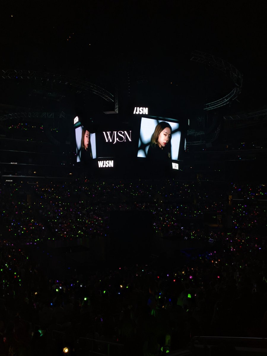 SandyCrossinOvr's tweet photo. #WJSN #WJSNinLA part 2 https://t.co/etlwCszOwA
