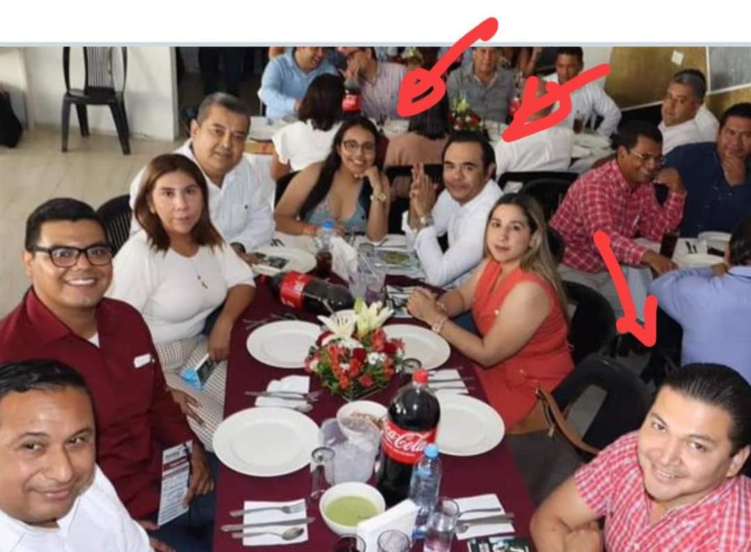 Jesus_ManuelT's tweet photo. #RuedanCabezas Por traidores y mostrar su respaldo a @Claudiashein, el gober interino de #Tabasco, @cmmerino anunció la baja de @SheilaCadena como titular de la Sedener y a @Francis32673384 de la #CERTT.

Ambos funcionarios dieron la espalda a @adan_augusto https://t.co/RM5hcziSNt