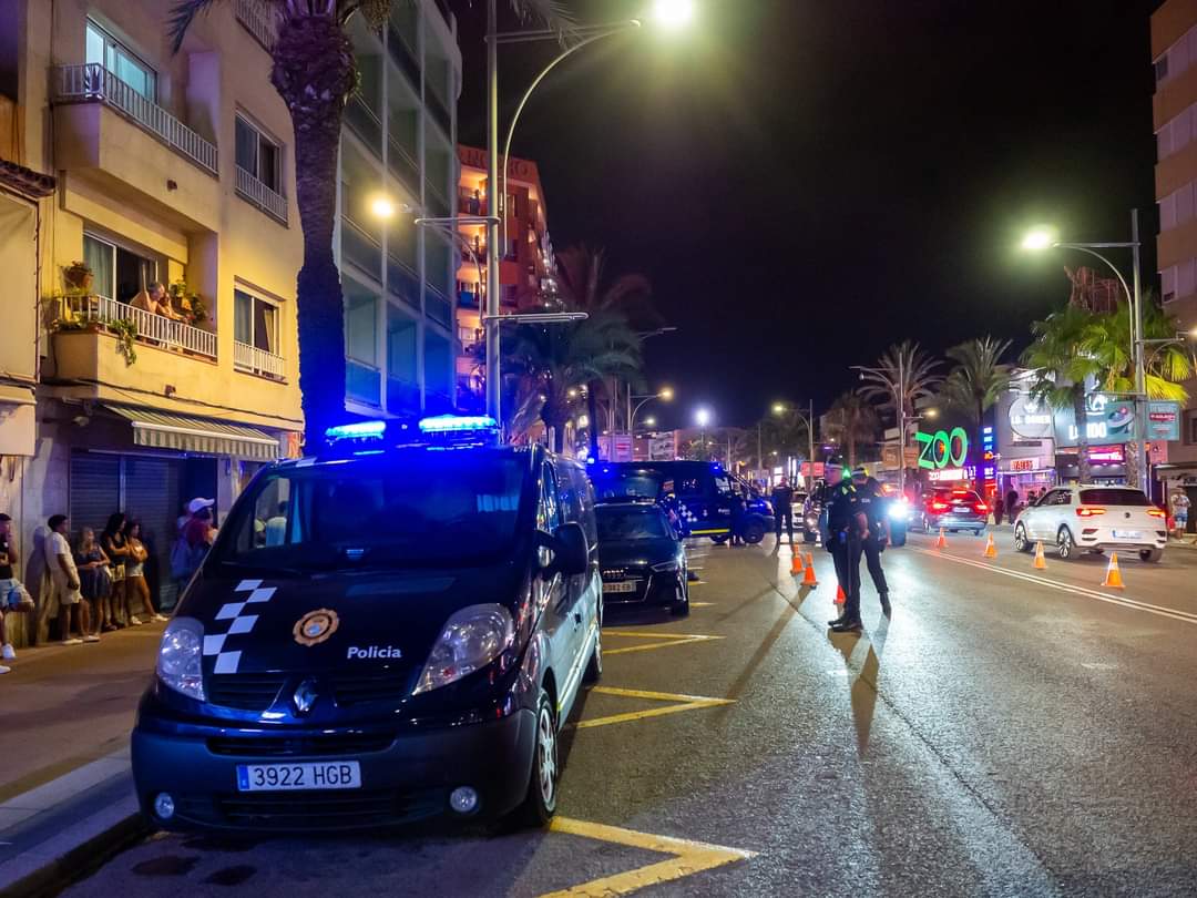 👮 Aquestes darreres setmanes hem estat realitzant una campanya de control de vehicles per prevenir:

👉 La conducció sota els efectes de l'alcohol i les drogues.
👉 L'ús de vehicles sense la documentació vigent.

#seguretatlloret #seguretat #lloretdemar #policialloret