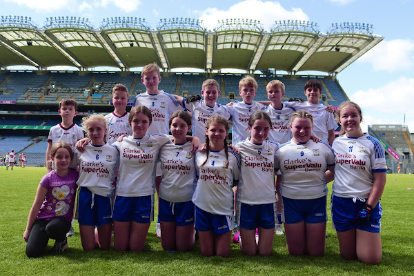 CoachingGalway's tweet photo. Maith sibh na buachaillí agus na cailíní ó Cumann Mícheál Breathnach d'imir i bPáirc an Chrócaigh inné.

Bhí lá iontach againn

@CLGMB @Galway_GAA https://t.co/kjPFywPpiD