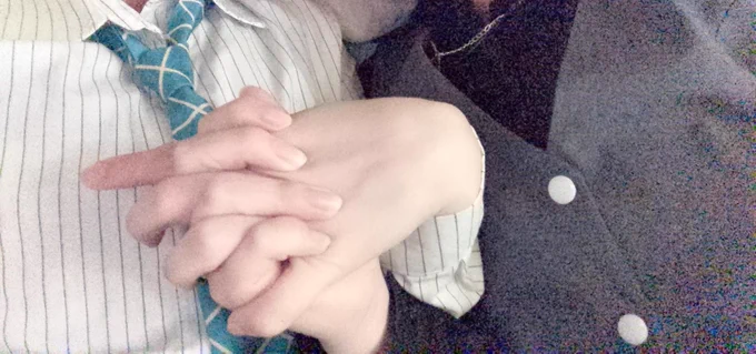 懐かしいお写真同じ友達との手の写真ww手だけを撮るのが好きな私と友達← 